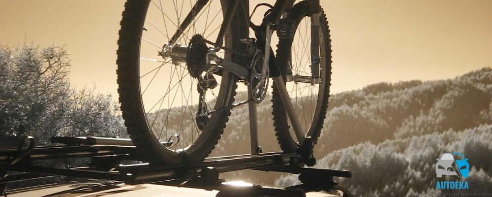 pyörän kuljetus auton katolla